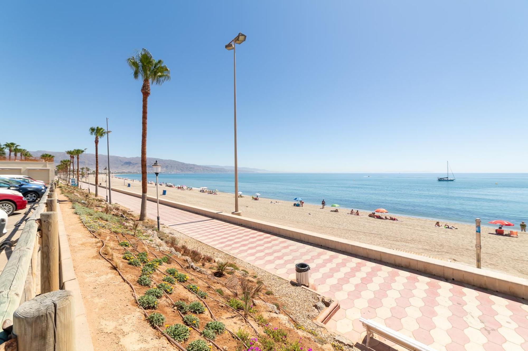 Holiday Apartment Roquetas de Mar Bagian luar foto